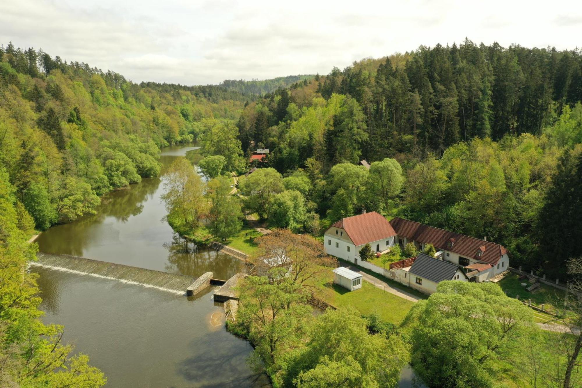 Villa Bejsovcuv Mlyn à Becice Extérieur photo