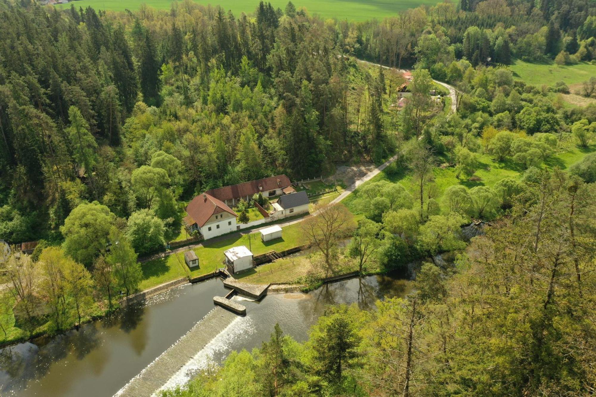 Villa Bejsovcuv Mlyn à Becice Extérieur photo